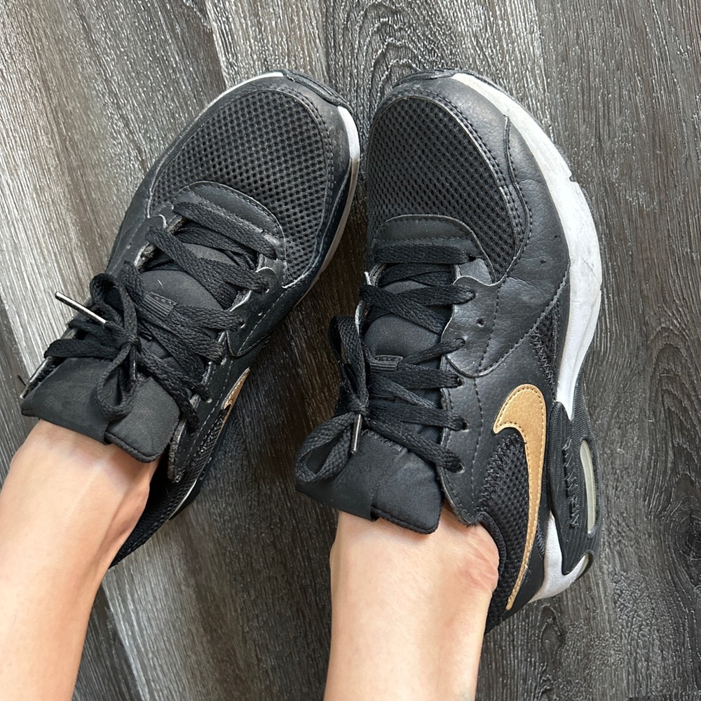 Lightly warn nike air’s